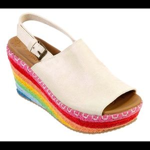 😎 Skechers Festival Daisy Luxe Foam Sandals